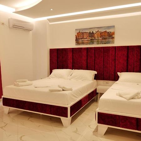 Lumi Hotel Sarandë 外观 照片