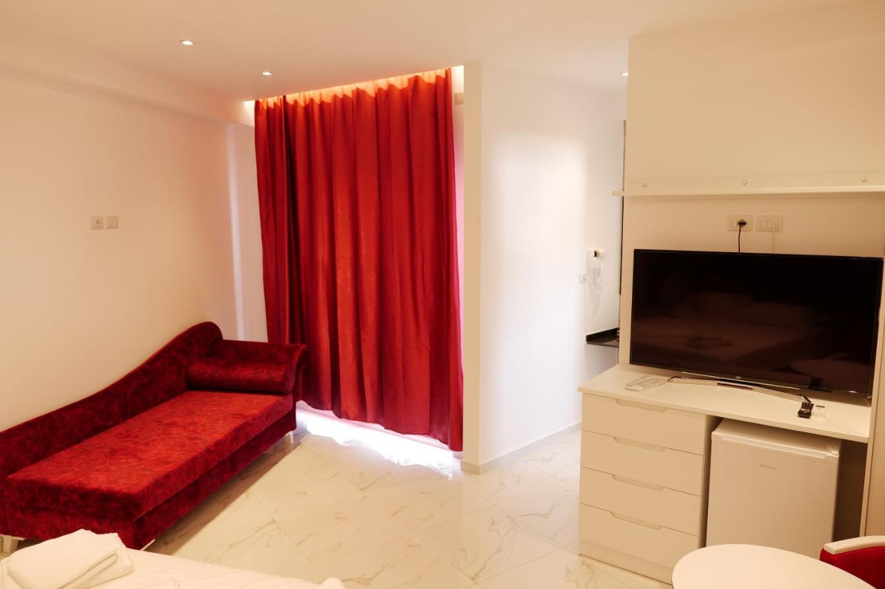 Lumi Hotel Sarandë 外观 照片