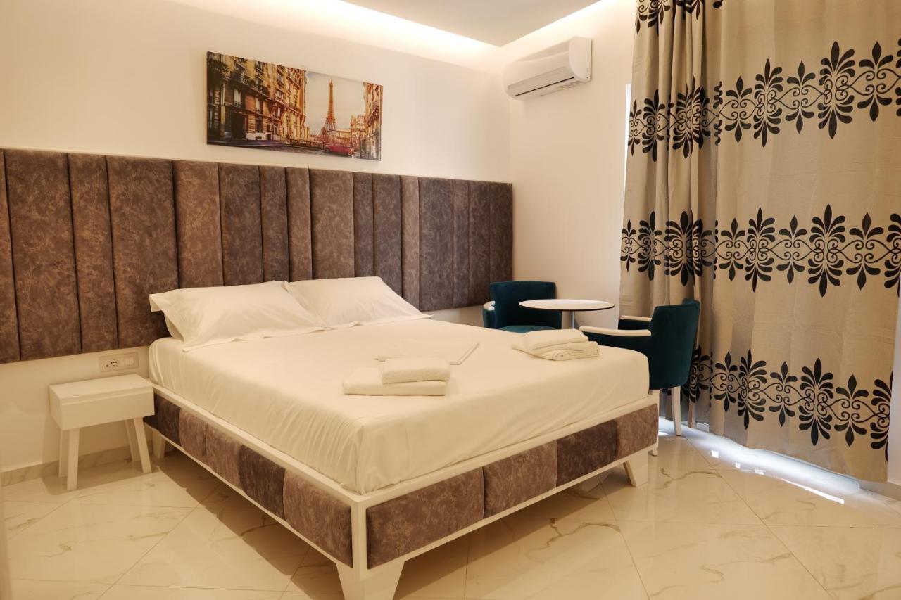 Lumi Hotel Sarandë 外观 照片