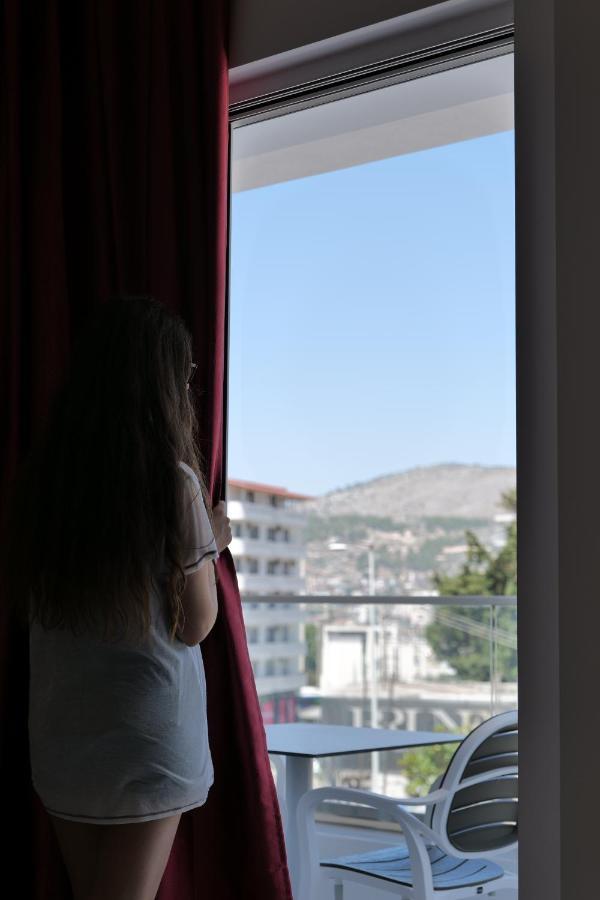 Lumi Hotel Sarandë 外观 照片