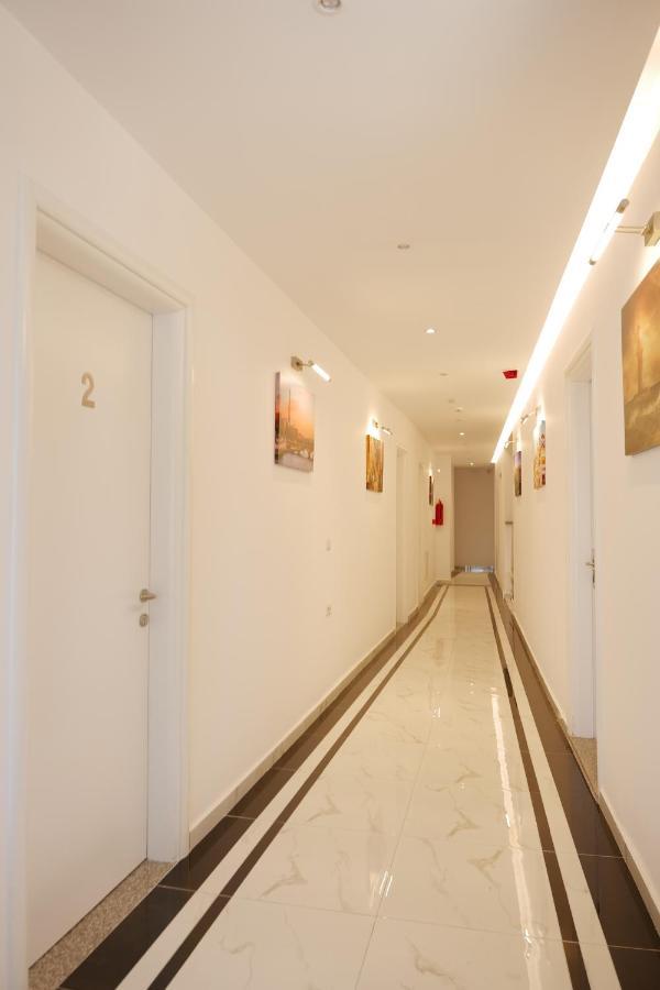 Lumi Hotel Sarandë 外观 照片