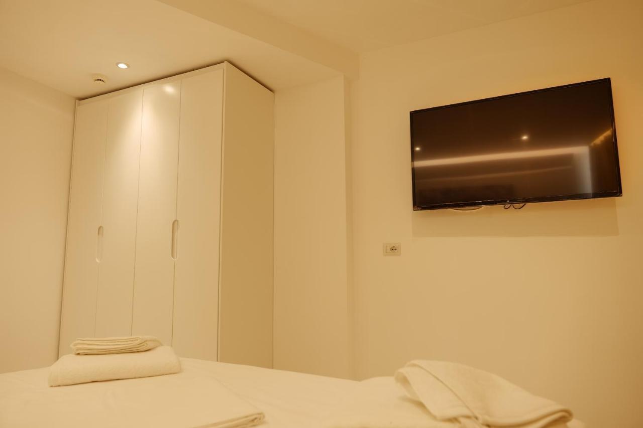 Lumi Hotel Sarandë 外观 照片