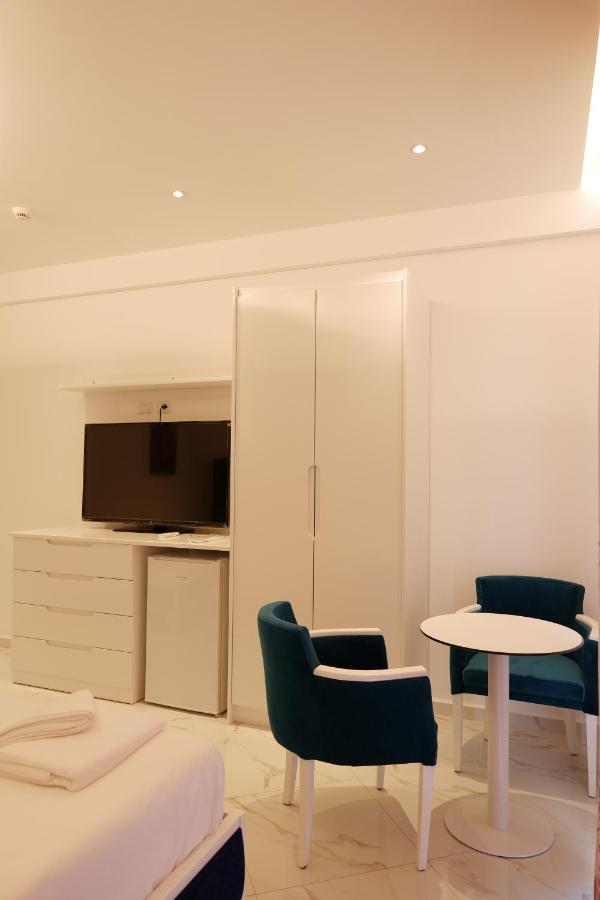 Lumi Hotel Sarandë 外观 照片