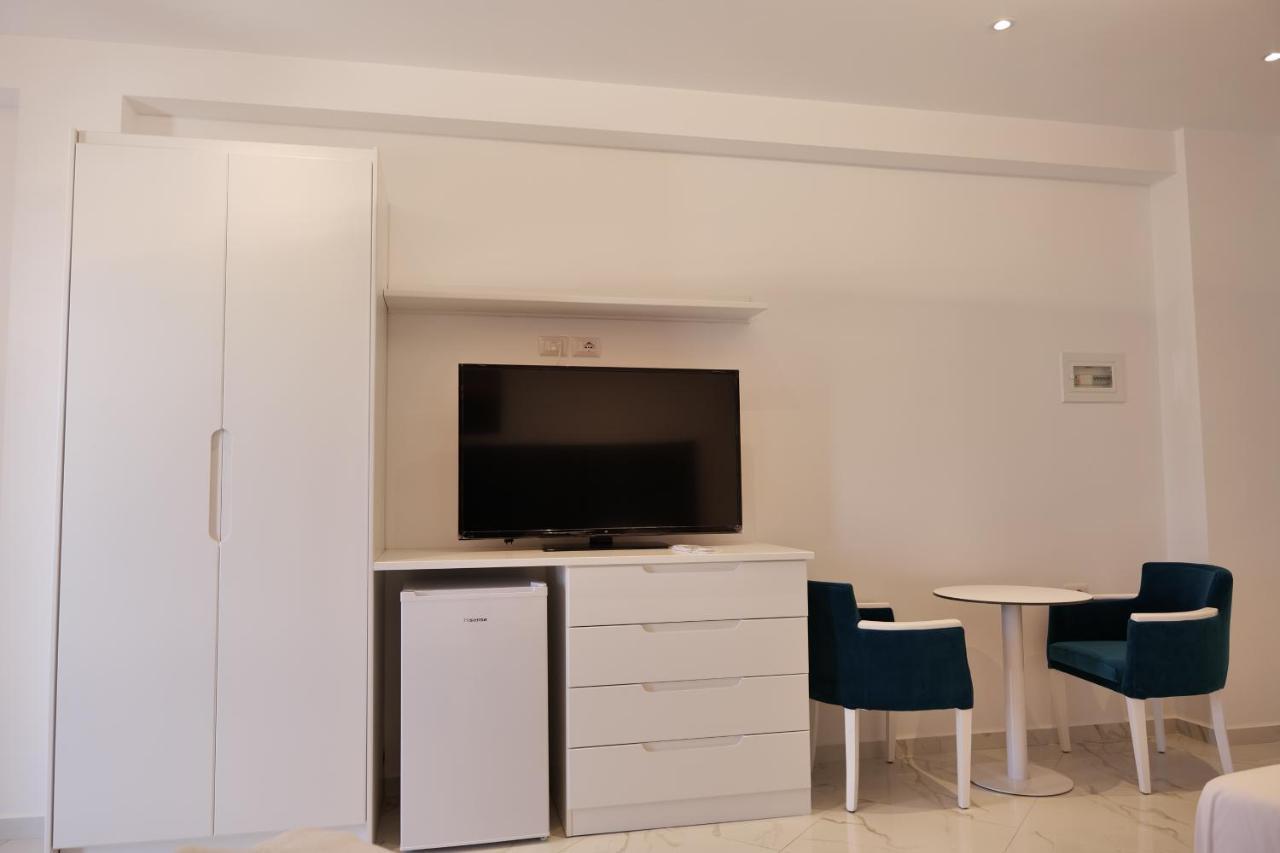 Lumi Hotel Sarandë 外观 照片