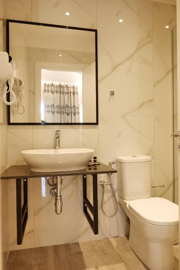 Lumi Hotel Sarandë 外观 照片